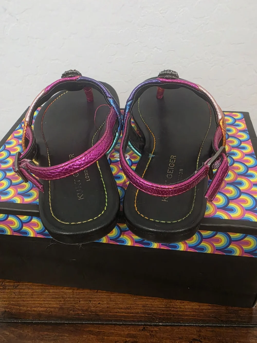 Kurt Geiger Girls Metallic Pink Purple T-Strap Sandals Size 1M NWOB
